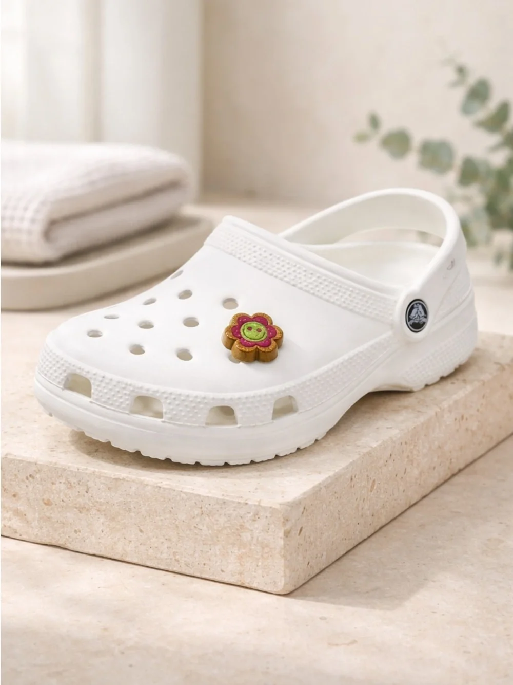 NWT Crocs Happy Daisy Glitter Jibbitz - Set of 2